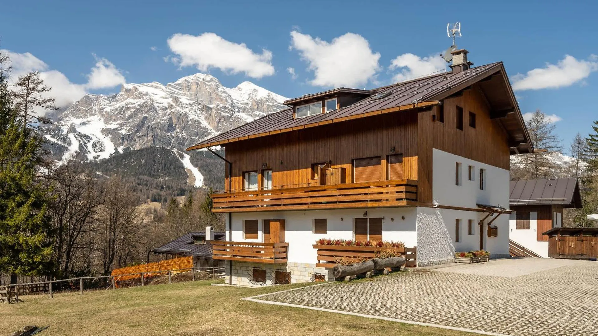 Cozy Little Flat Just Few Steps From Centre Apartment Cortina d'Ampezzo Italy